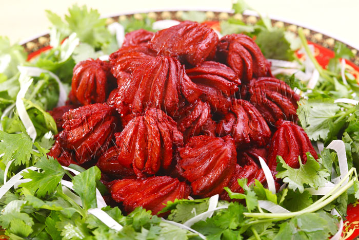 BEAT365|宇桐非《没那么爱我》MV 首发  黑白画面映衬深情“都教授”(图1)