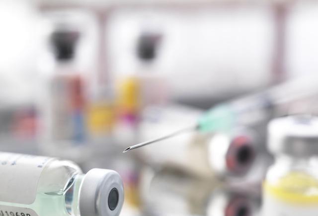 “BEAT365”简迷离专场音浪来袭 乐迷雨中狂欢气氛爆棚(图3) “BEAT365”简迷离专场音浪来袭 乐迷雨中狂欢气氛爆棚(图3)